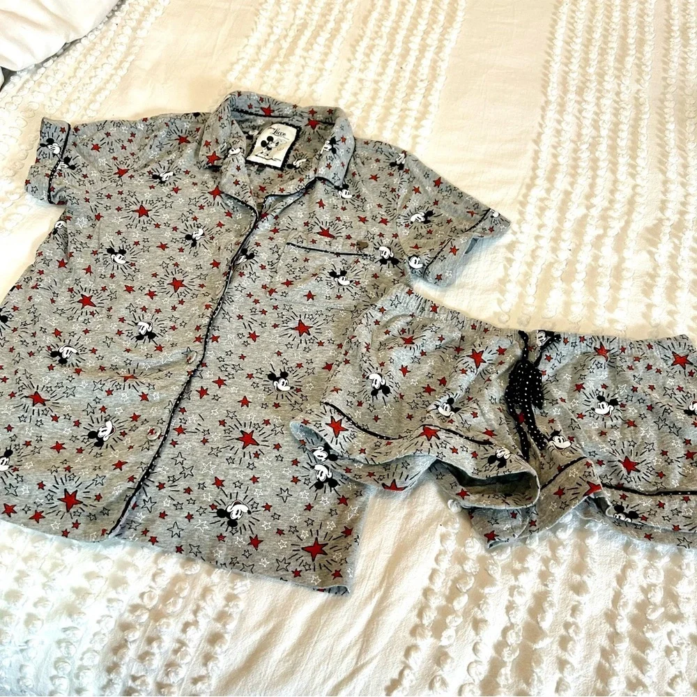Women’s Mickey Mouse Gray Jersey Short Sleeve & Shorts Pajama Set Sz S - Picture 2 of 10